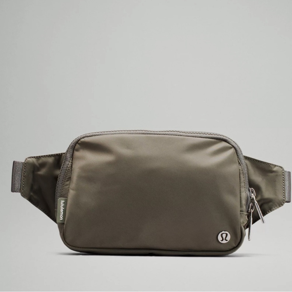 Lululemon Everywhere belt Bag Grey Sage large 2L - Picture 2 of 10